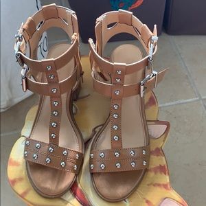 Express sandals